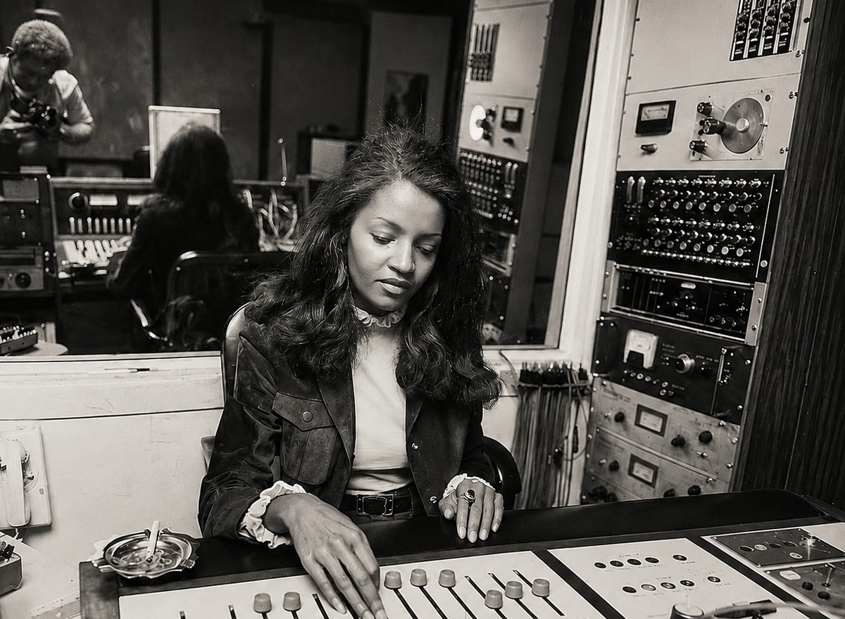 SYLVIA MOY · USA, DETROIT · 1972 THE FIRST FEMALE SONGWRITER AND PRODUCER FROM MOTOWN.